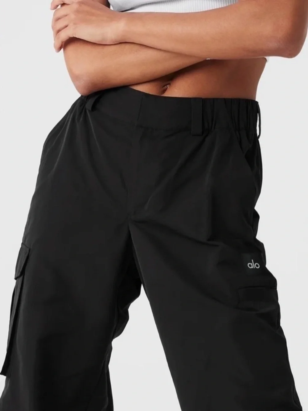 Alo Yoga | High Waist Break Line Celana Cargo Jogger Pants - Black Large
